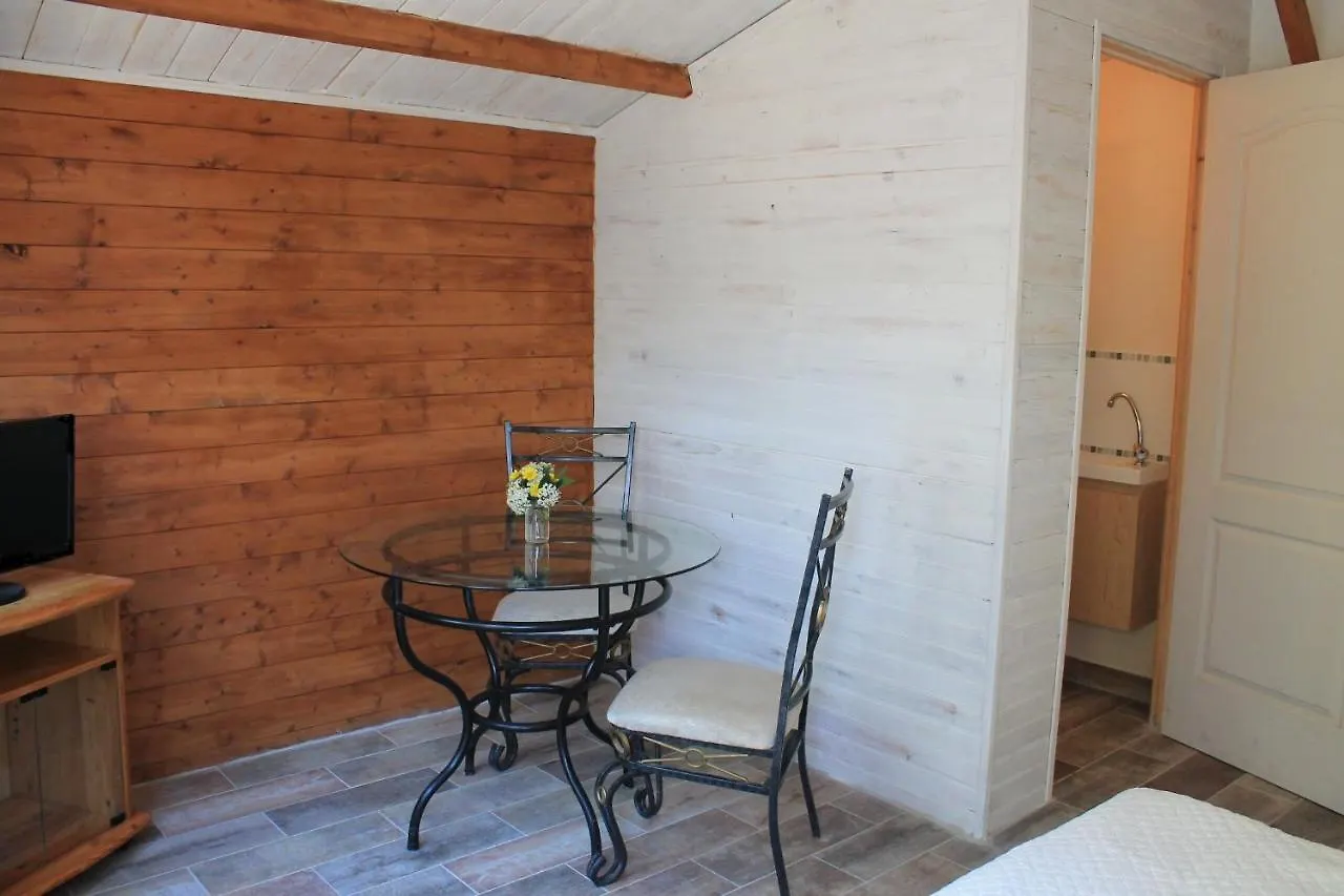 Casa de Campo Petit Chalet Climatise Avec Jacuzzi Prive Le Beausset